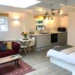 Brighton Boutique Garden Studio With Free Parking